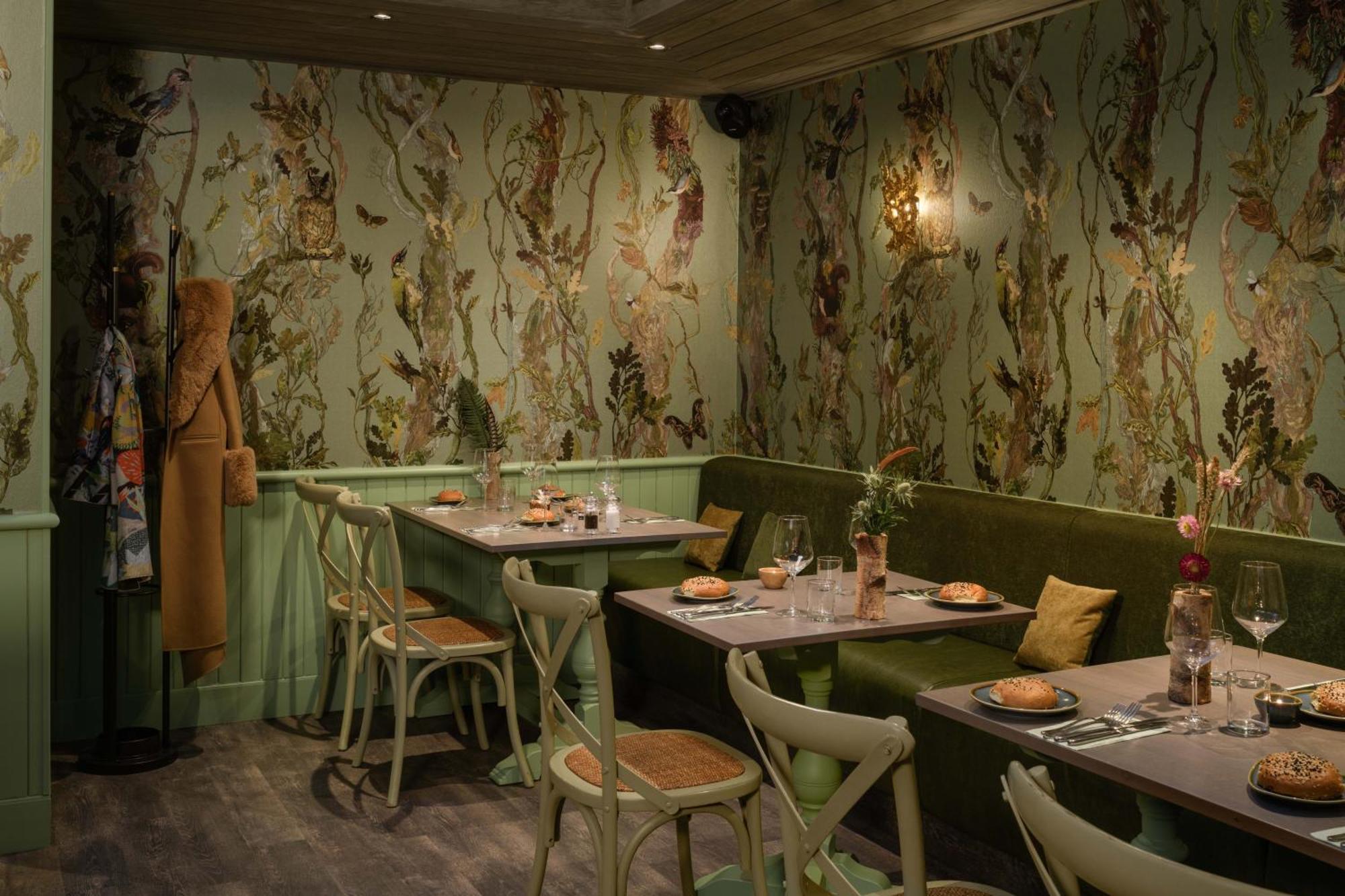 Meikleour Arms Hotel & Restaurant מראה חיצוני תמונה